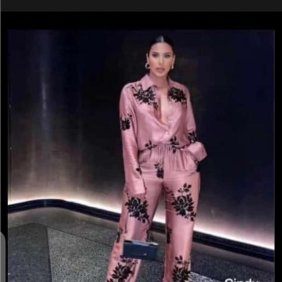 Beautiful 2 pic - Picture 1 of 2